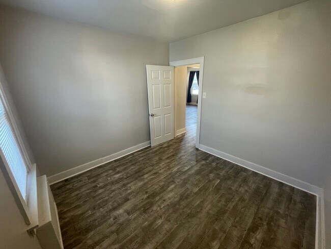 Building Photo - Spacious 3 Bedroom Home with Full finished Basement and Detached Garage!