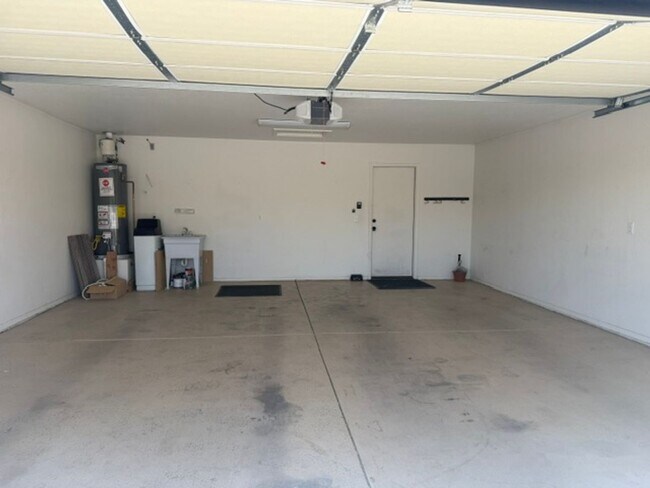 Building Photo - 2 bedroom 2 bath home in Amante at Verde Santa Fe - contact Property Pros