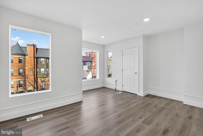 Building Photo - 2409 18th St NW