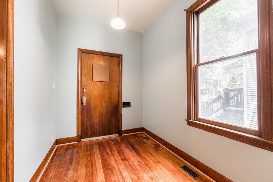 Building Photo - 2735 W Saint Georges Ct