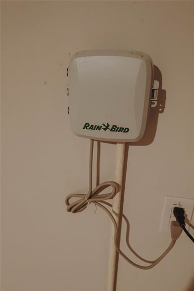 Building Photo - 16 Courageous Side Way