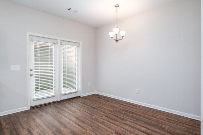 Building Photo - 246 Brownstone Loop