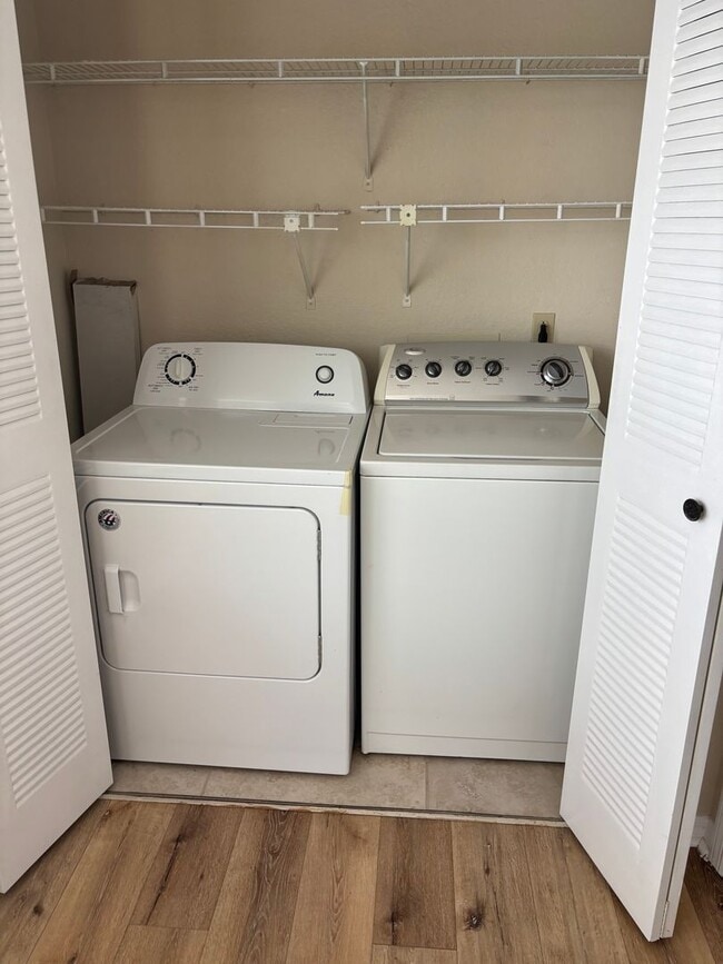 Building Photo - Affordable and Spacious 1 Bed in Excellent...