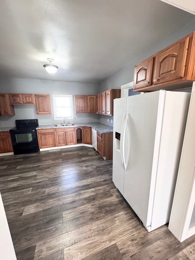 Building Photo - 408 Ave