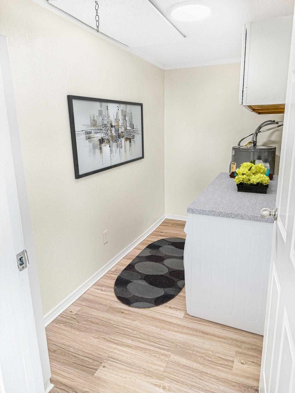 Thoughtfully designed with added storage, flexible living space, and washer/dryer hookups to fit your lifestyle. - Royal Glen Apartments