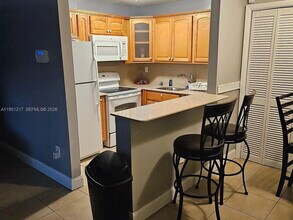 Building Photo - 1100 Salzedo St