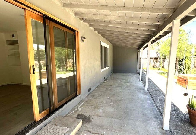 Building Photo - 3736 Orangerie Way