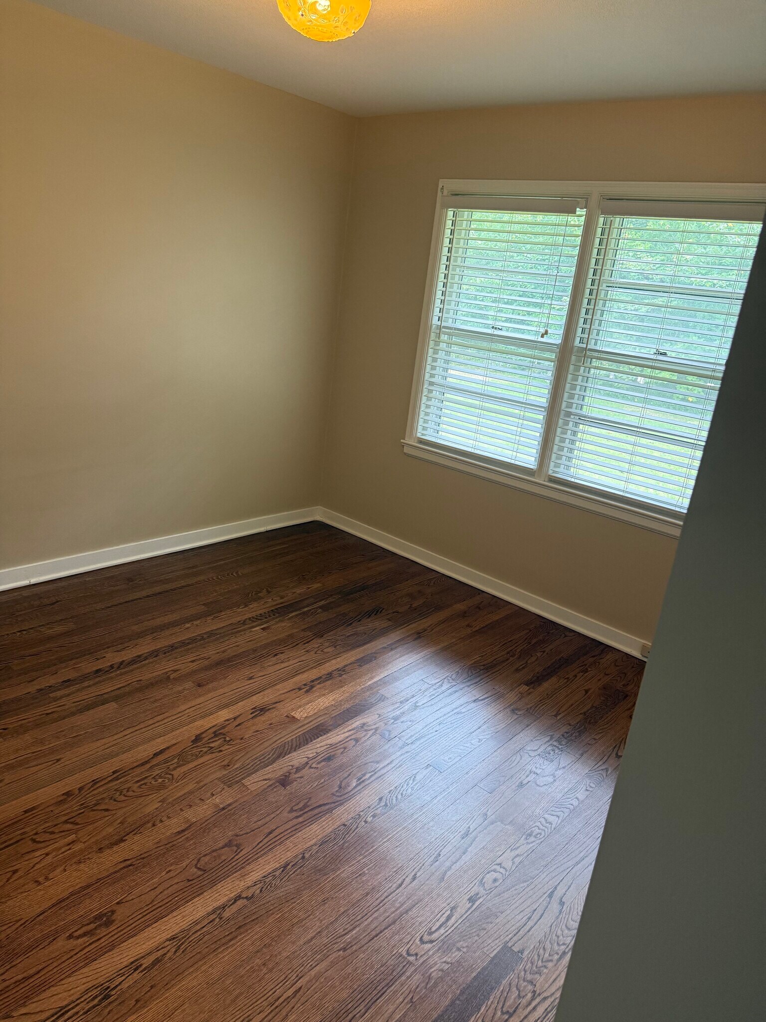 Building Photo - 1014 N Yale Ave