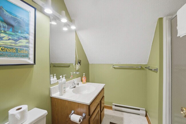 Building Photo - 610 Traci Ln