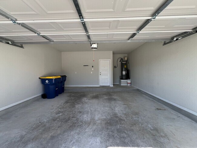 Building Photo - 213-215 Joseph Circle