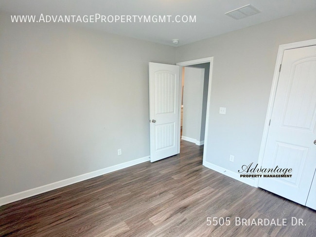 Building Photo - 5505 Briardale Dr