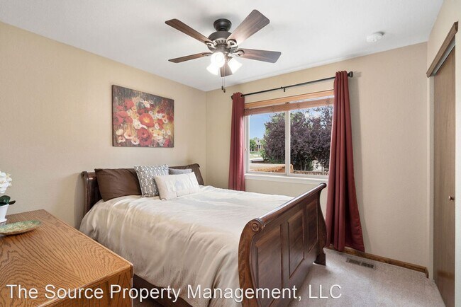 Building Photo - 3 br, 2 bath House - 4403 Cushing Dr