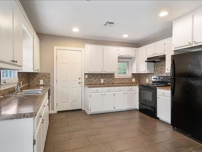 Building Photo - 2 Bedroom / 2 Bath in the heart of Midtown!