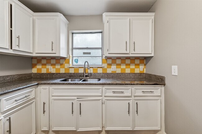 Building Photo - 7022 Goldspier St