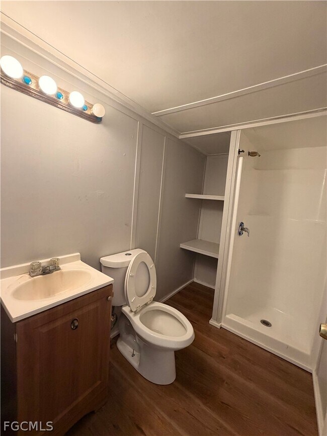 Building Photo - 7647 Ebson Dr