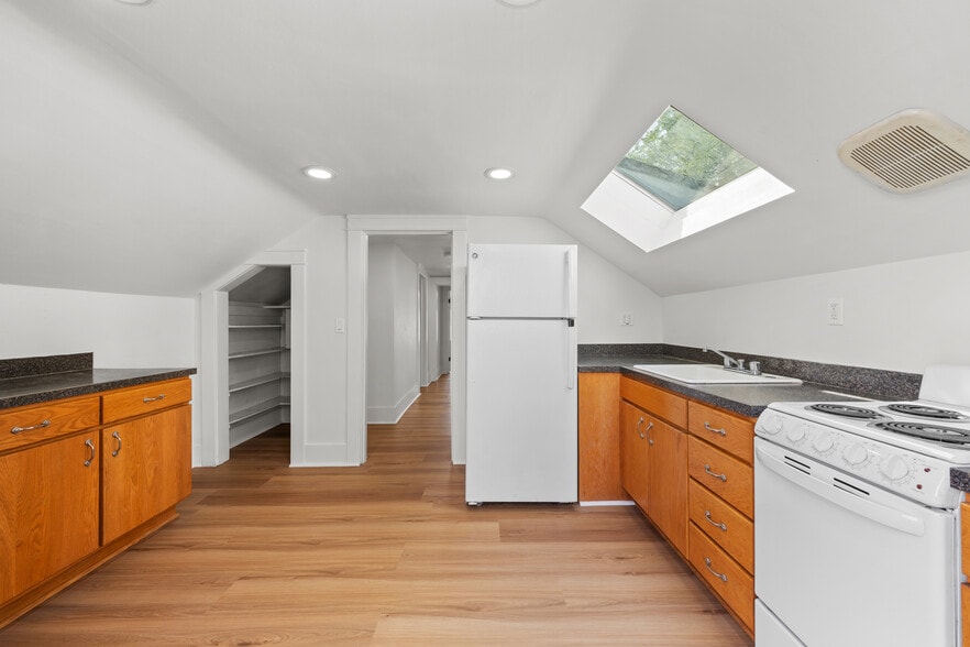Kitchen - 4716 7th Ave NE