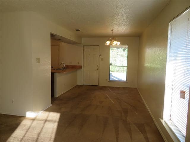 Building Photo - 1903 Spindletop Dr