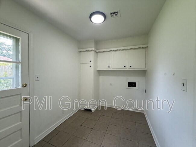 Building Photo - 8174 E 31st Pl