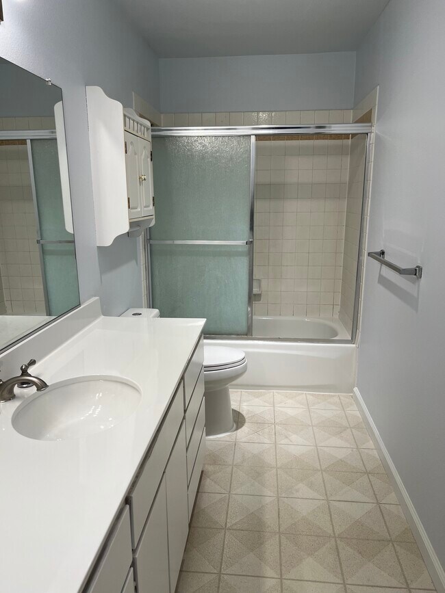 Building Photo - 1538 Alma Ter