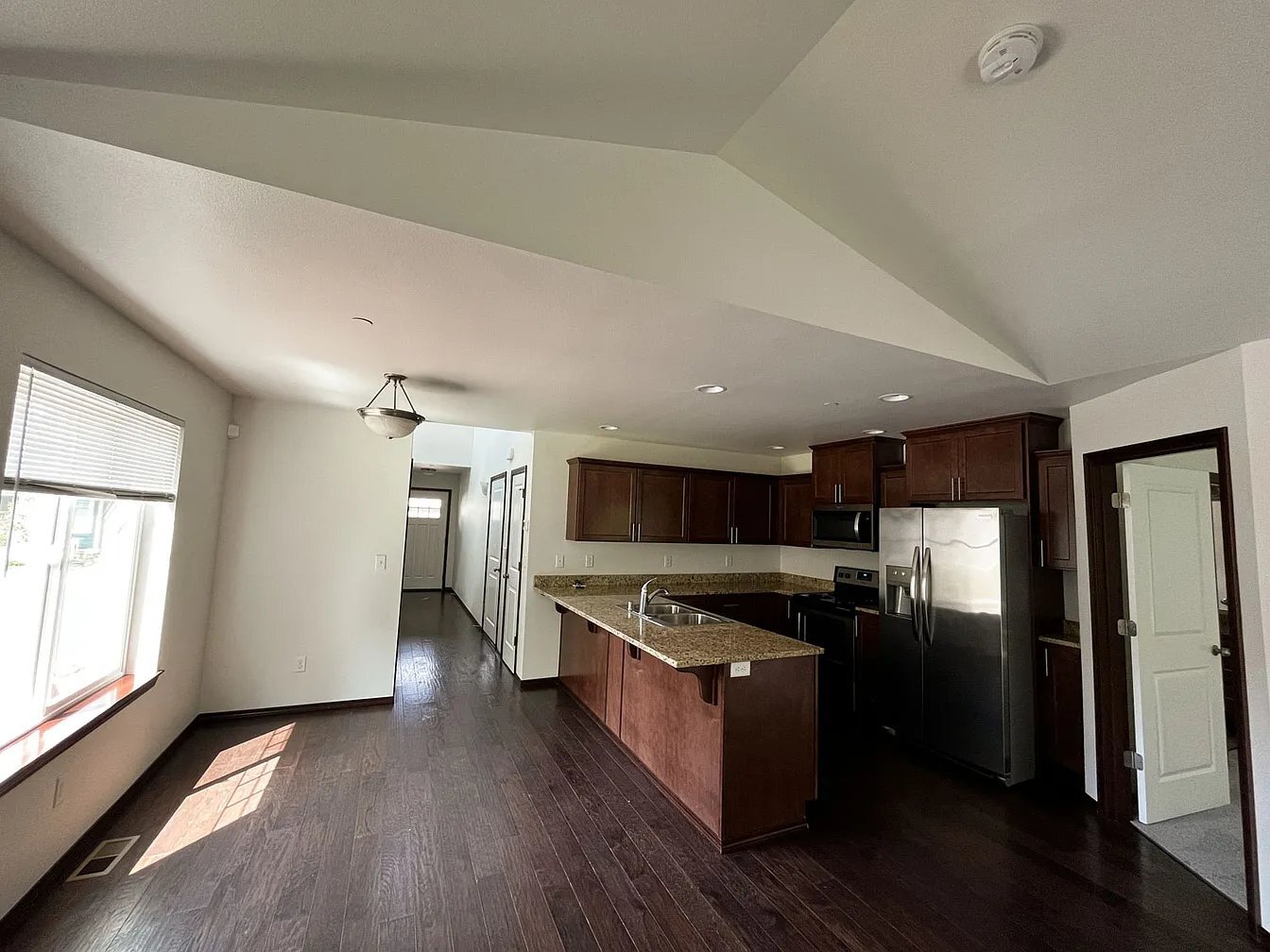 Building Photo - 703 Kodiak Ln