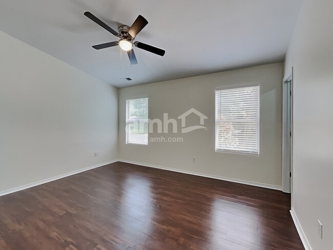 Building Photo - 8117 Rosberg Ln