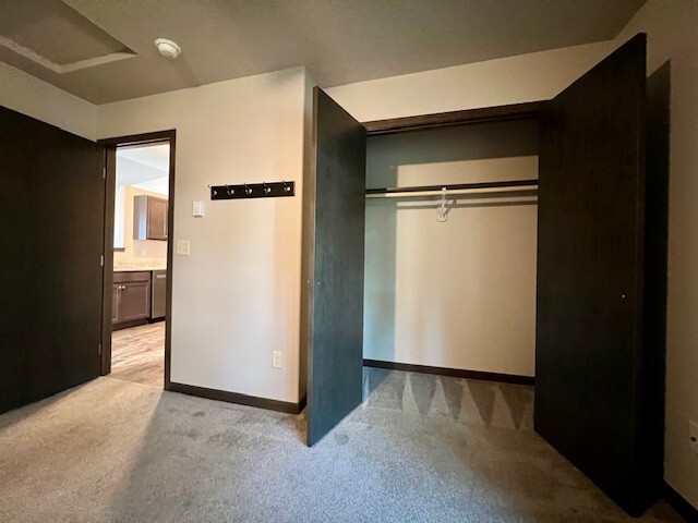 Building Photo - 4131 Parkview Dr