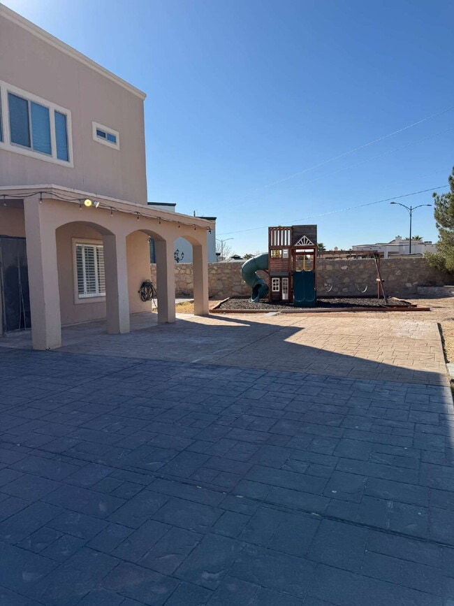 Building Photo - 3045 Woodhead