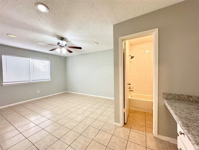 Building Photo - 6722 Kearney Dr