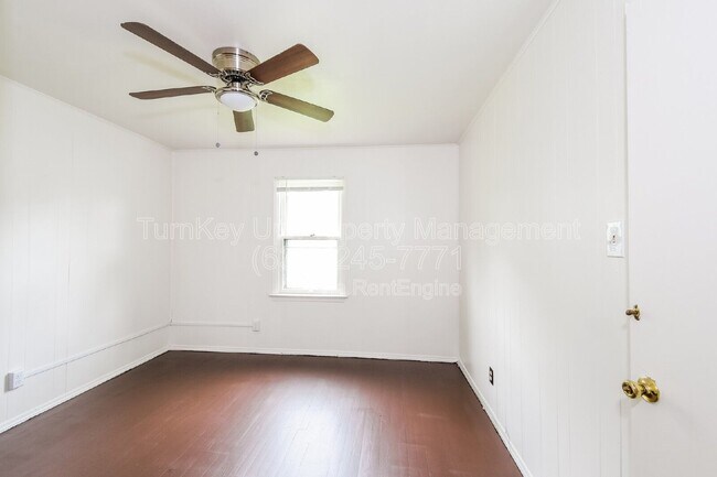 Building Photo - 7150 Manette Dr
