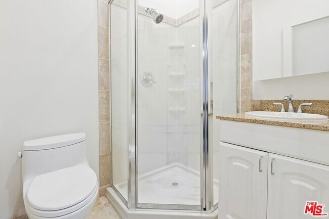 Building Photo - 516 1/2 Hill Street Unit