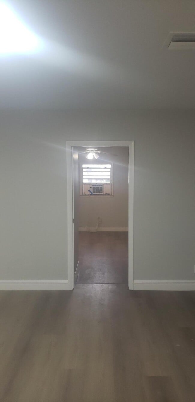 Building Photo - 4444 Golfers Dr W