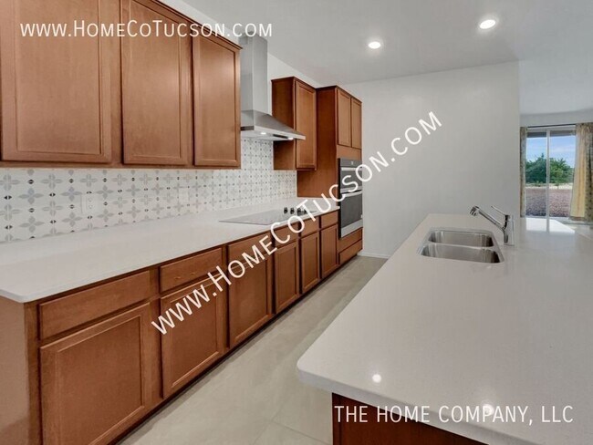 Building Photo - 5618 W Monterey Dr