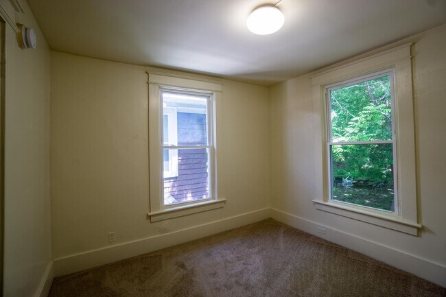 Building Photo - Beautiful Single Family Home Available 6/1/26