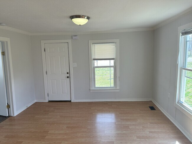 Building Photo - 3608 7th Ave SW