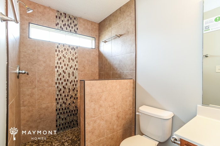 Building Photo - 2428 Fairstone Ave