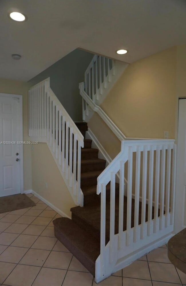 Building Photo - 2043 Nassau Dr