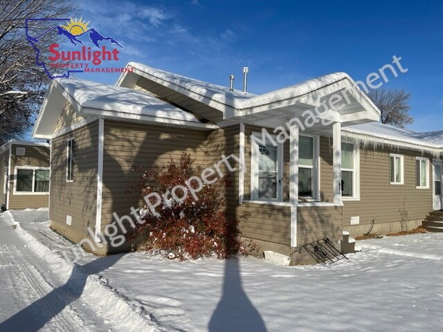 Building Photo - Charming 1 Bed 1 Bath End Unit Apartment