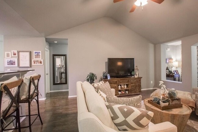 Building Photo - Wonderful and Spacious Rental Opportunity.