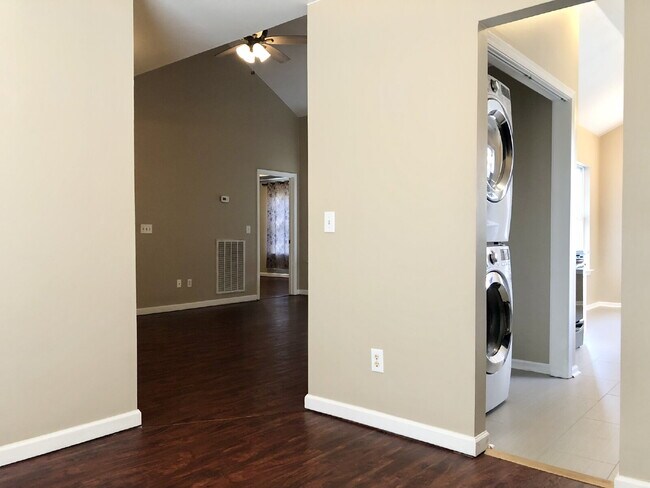 Building Photo - Updated Goodlettsville Home | 3BR with Deck, Fenced Yard & W/D Included