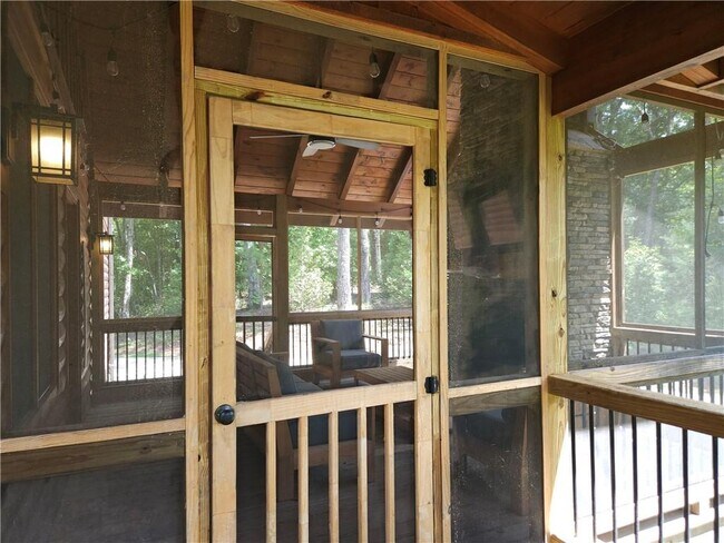 Building Photo - 101 Hothouse Dr