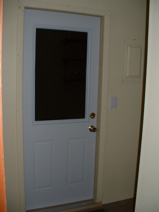 Building Photo - 717 6th Ave