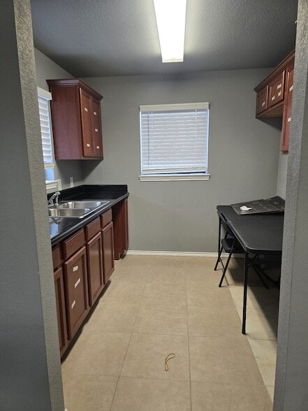 Building Photo - 654 St Louis Ave