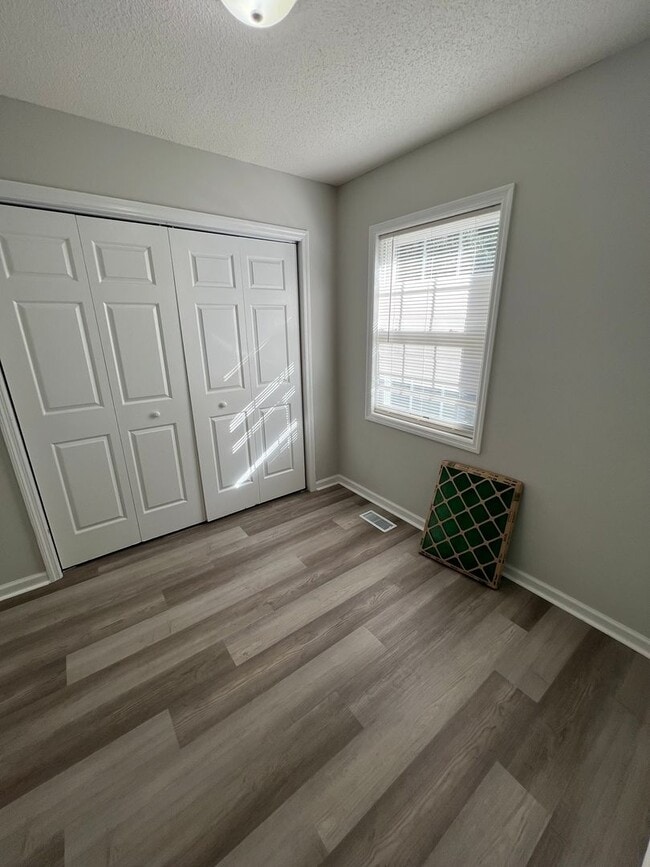 Building Photo - 3 Bedroom 2 Bath House, Turtle Cove Subdiv...