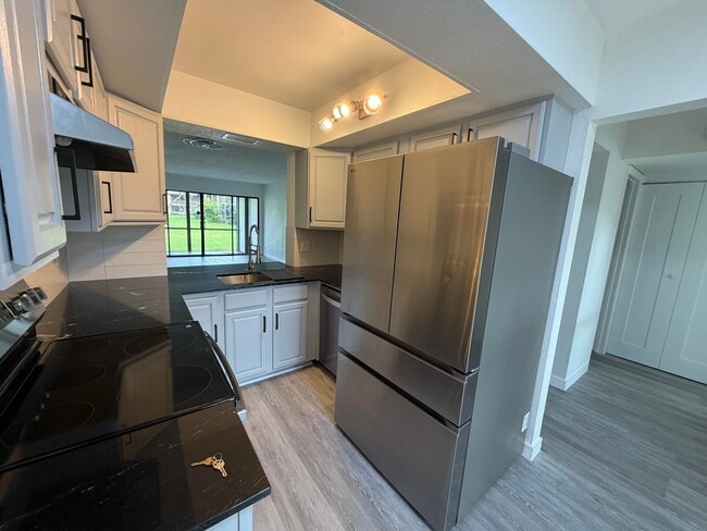 Building Photo - 1921 SW 15th St