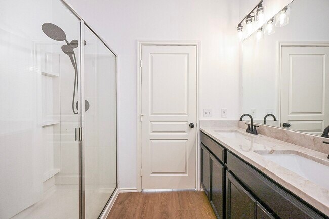 Building Photo - 5046 Royal Amber Ln