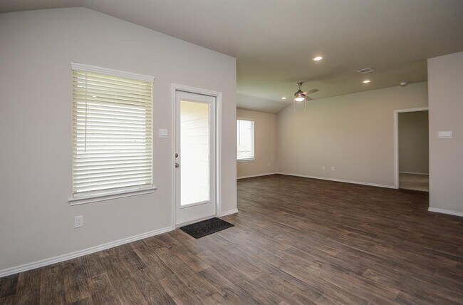 Building Photo - 6508 Wild Cilliment Ct