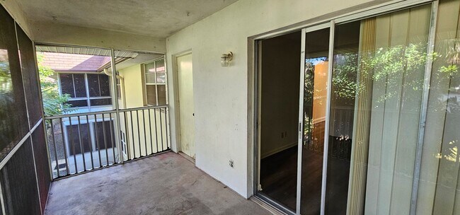 Building Photo - Riverfront Community with Resort Ammenities. 2/2 second Floor.