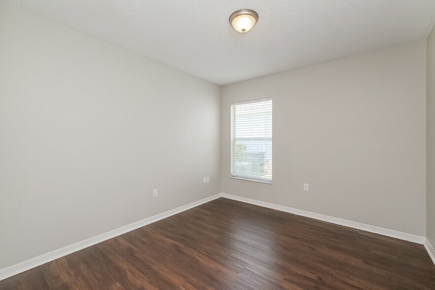 Building Photo - 7924 Chadwick Dr
