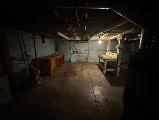 Building Photo - 3 bed/1 bath house