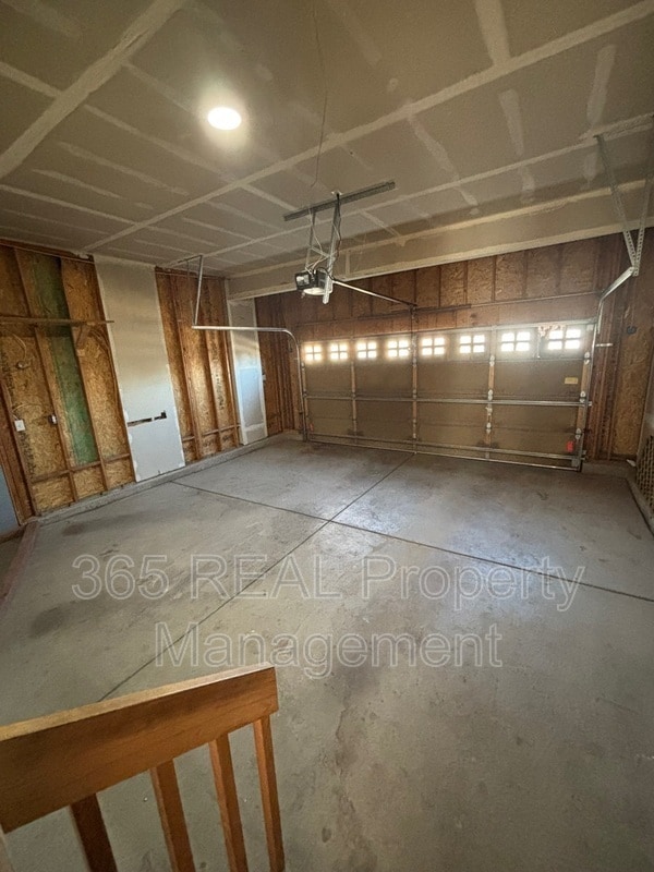 Building Photo - 10108 W 13th St